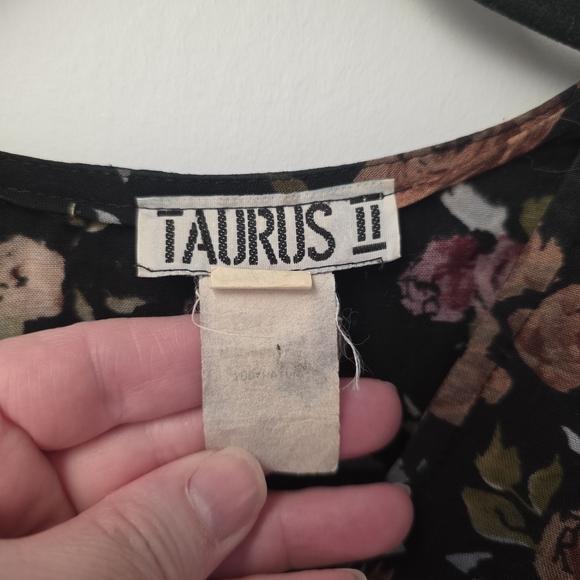 Vintage 80's Chic Floral Midi Dress in Black - Picture 5 of 9